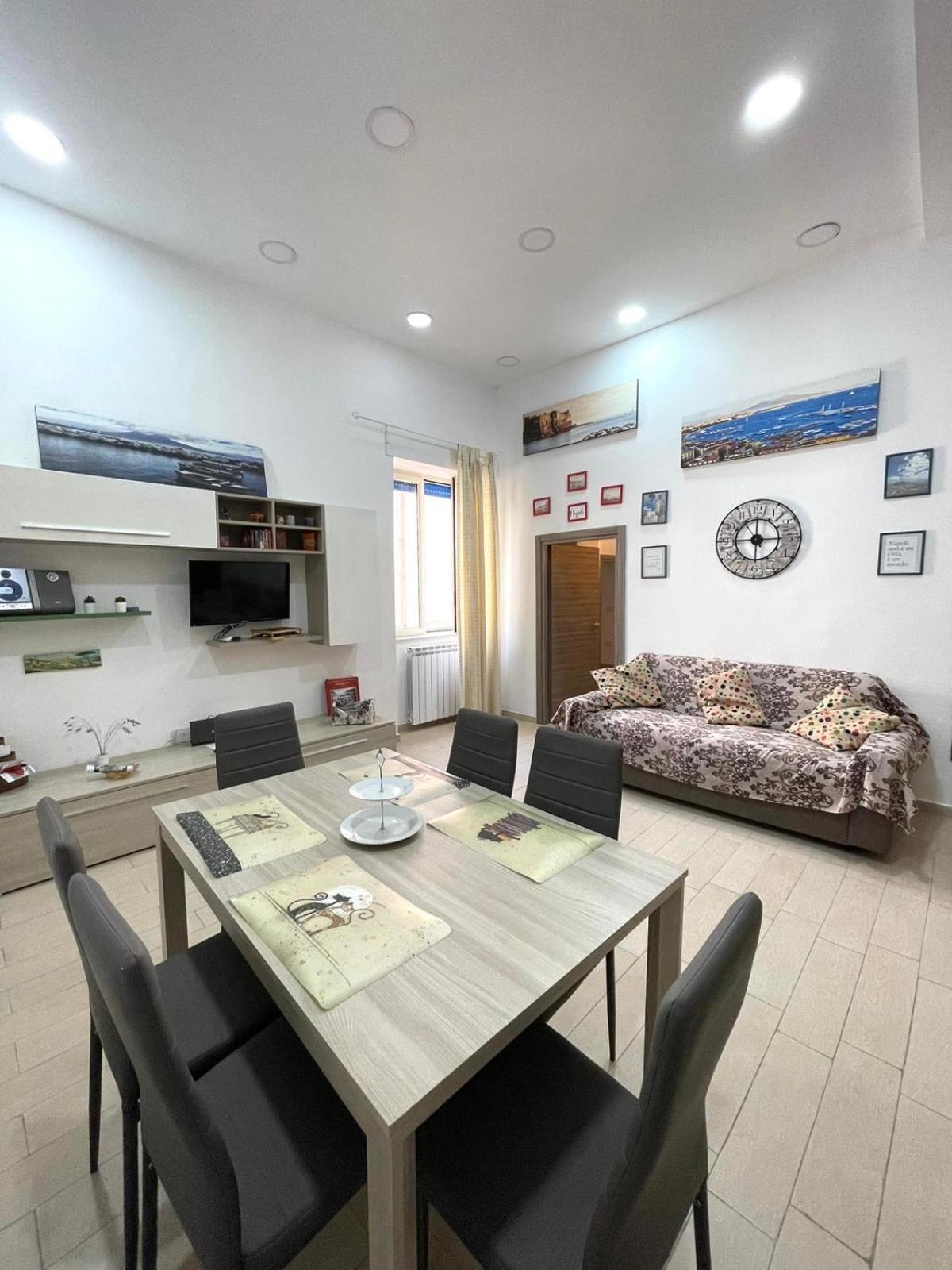 Ginevra'S Apartment Naples Luaran gambar