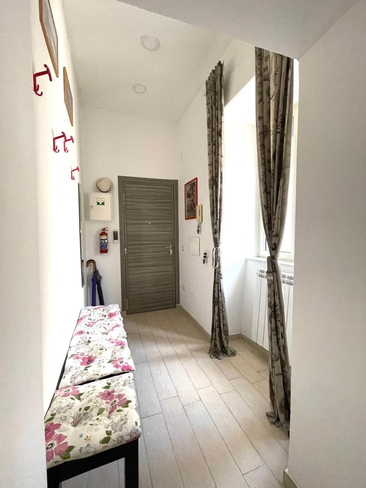 Ginevra'S Apartment Naples Luaran gambar