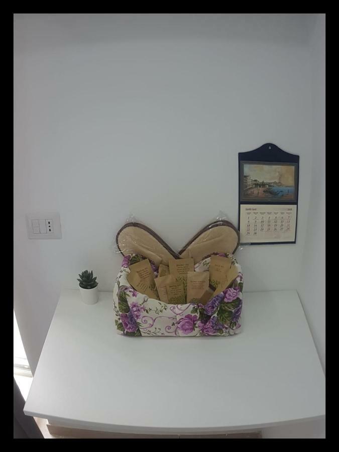 Ginevra'S Apartment Naples Luaran gambar